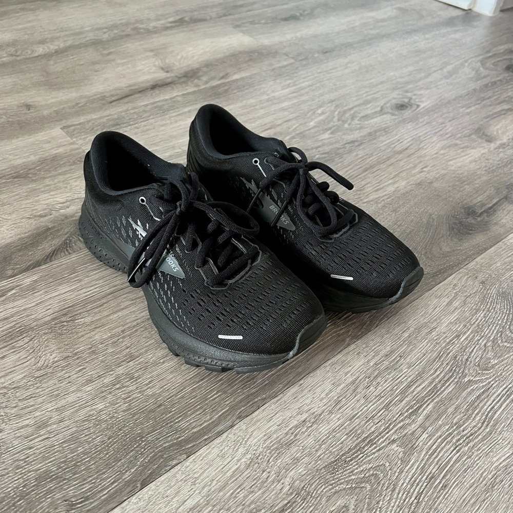 Brooks Ghost 13 black sneakers